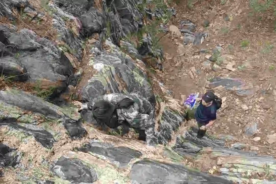 久久草的最新地址探索，小巷深处的独特风味之旅